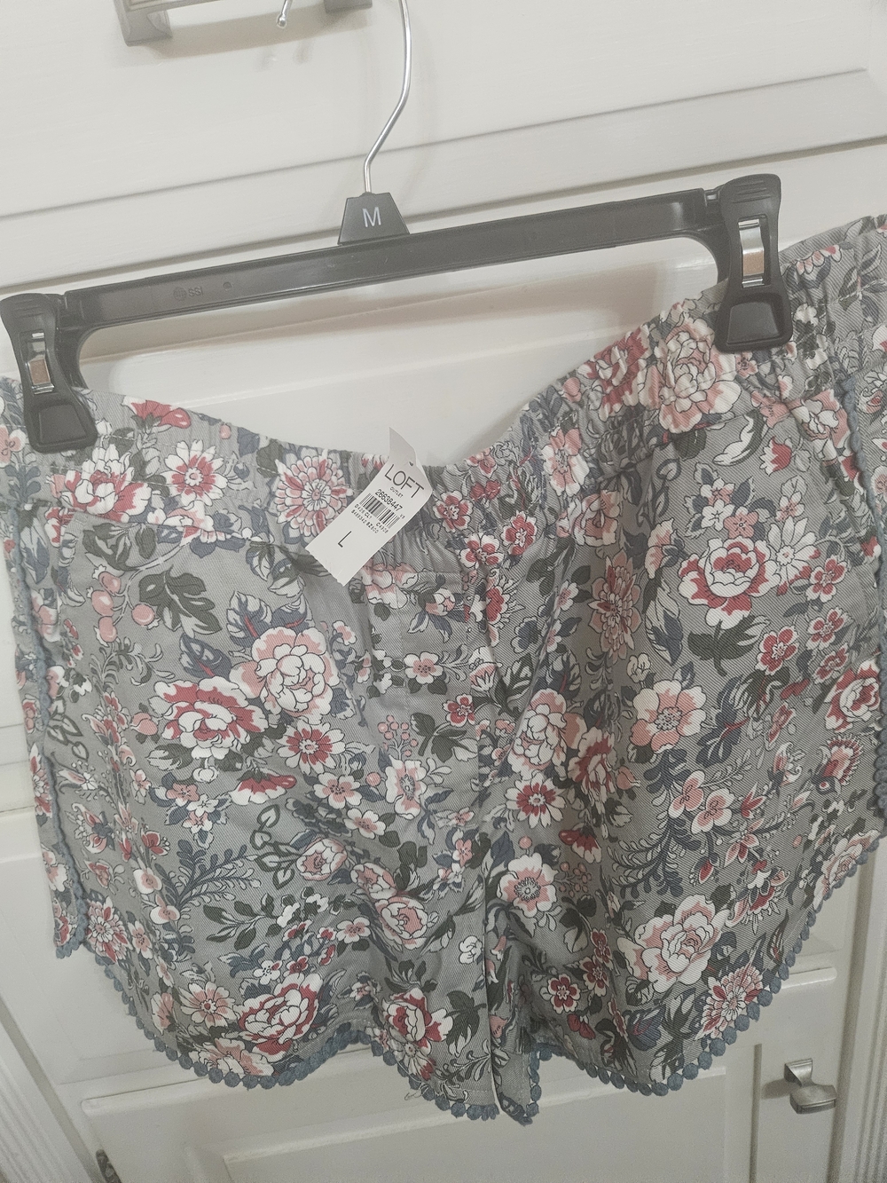 LOFT Floral Scalloped Hem Shorts - Gray, Pink, White